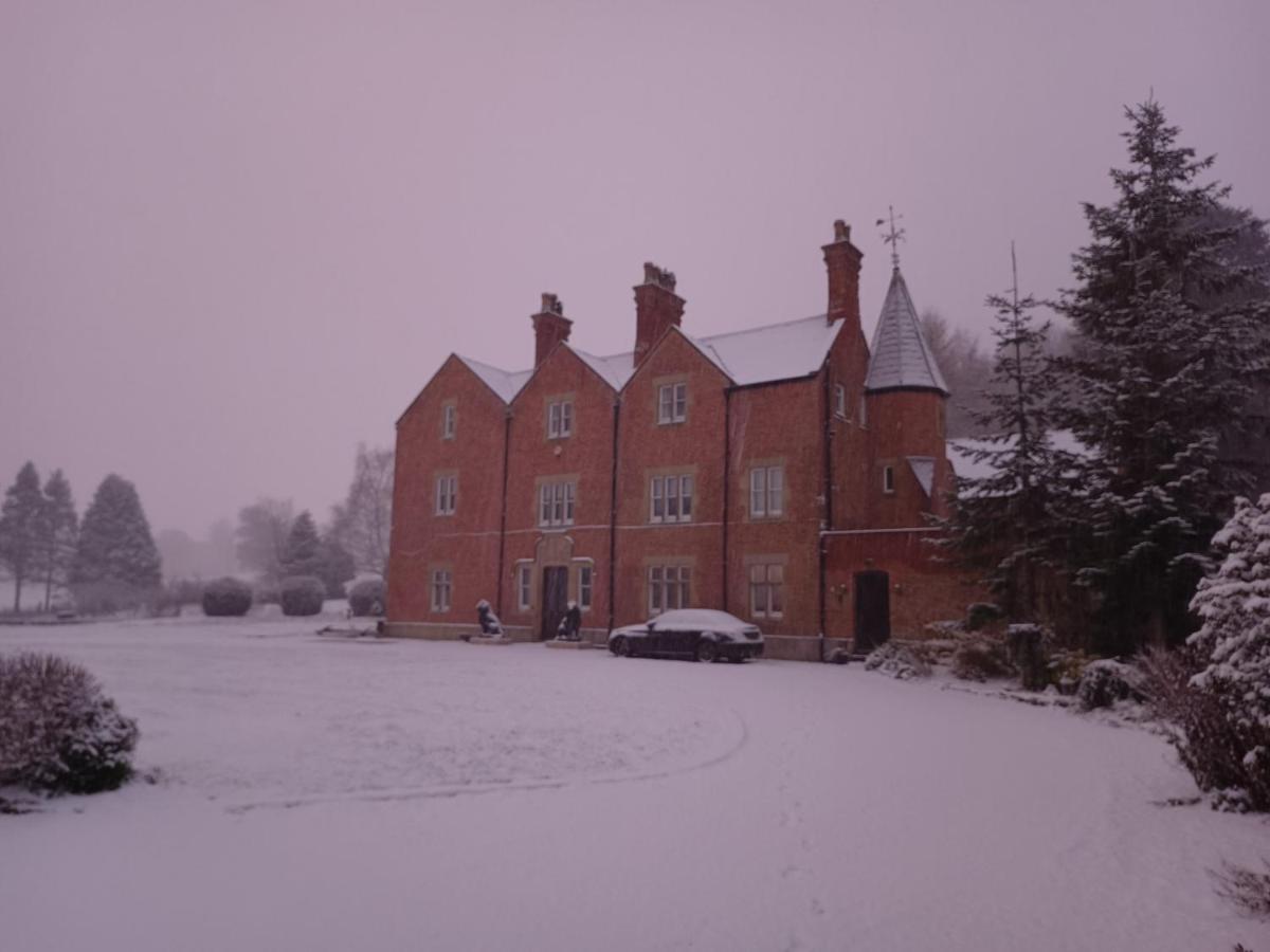 The West Wing At Eriviat Hall Hot Tub Henllan  외부 사진